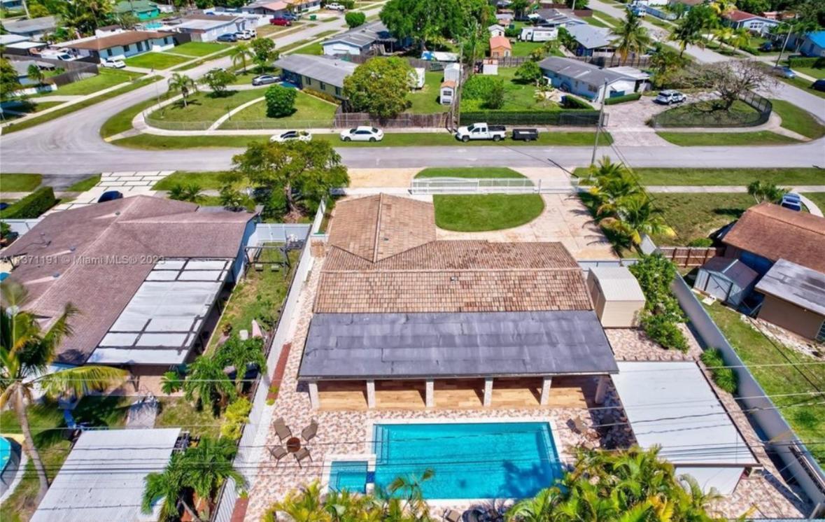 Heated Pool Hot Tub Miami Villa Buitenkant foto