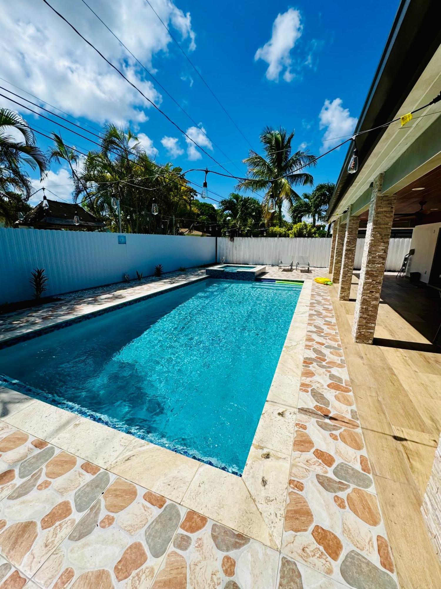 Heated Pool Hot Tub Miami Villa Buitenkant foto